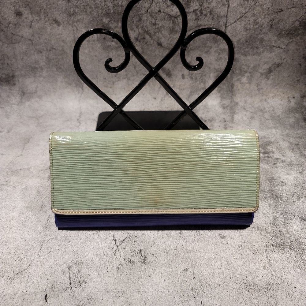 🔷️Louis Vuitton Wallet Electric Epi Flore Tricolor Amande Authentic
